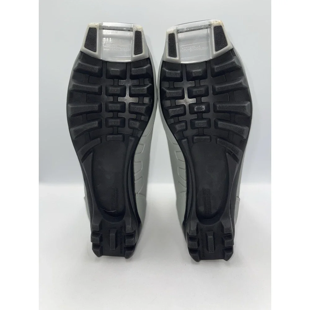 Rossignol women's X-1 Ultra FW size‎ 40 US size 9.5 cross country ski boots